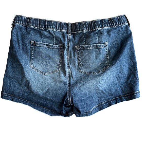 Torrid Womens Weekend Mid Rise 3.5" Super Soft Denim Shorts Size 1 - Picture 4 of 6